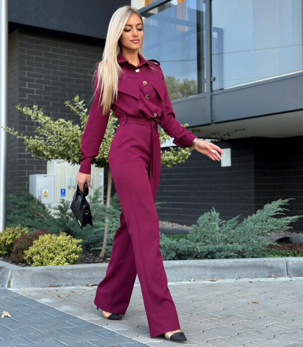 Tumepunane pikkade varrukatega jumpsuit