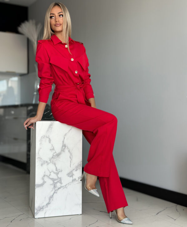 Punane pikkade varrukatega jumpsuit