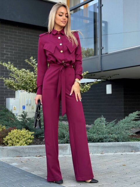 Tumepunane pikkade varrukatega jumpsuit