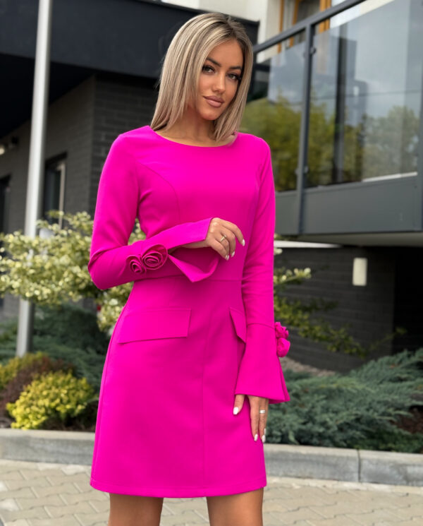 Fuksia pikavarrukaga viisakas kleit