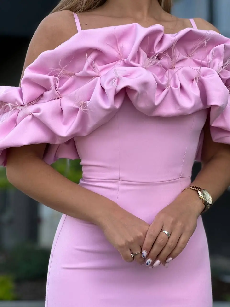 Helelilla lühike pidulik kleit