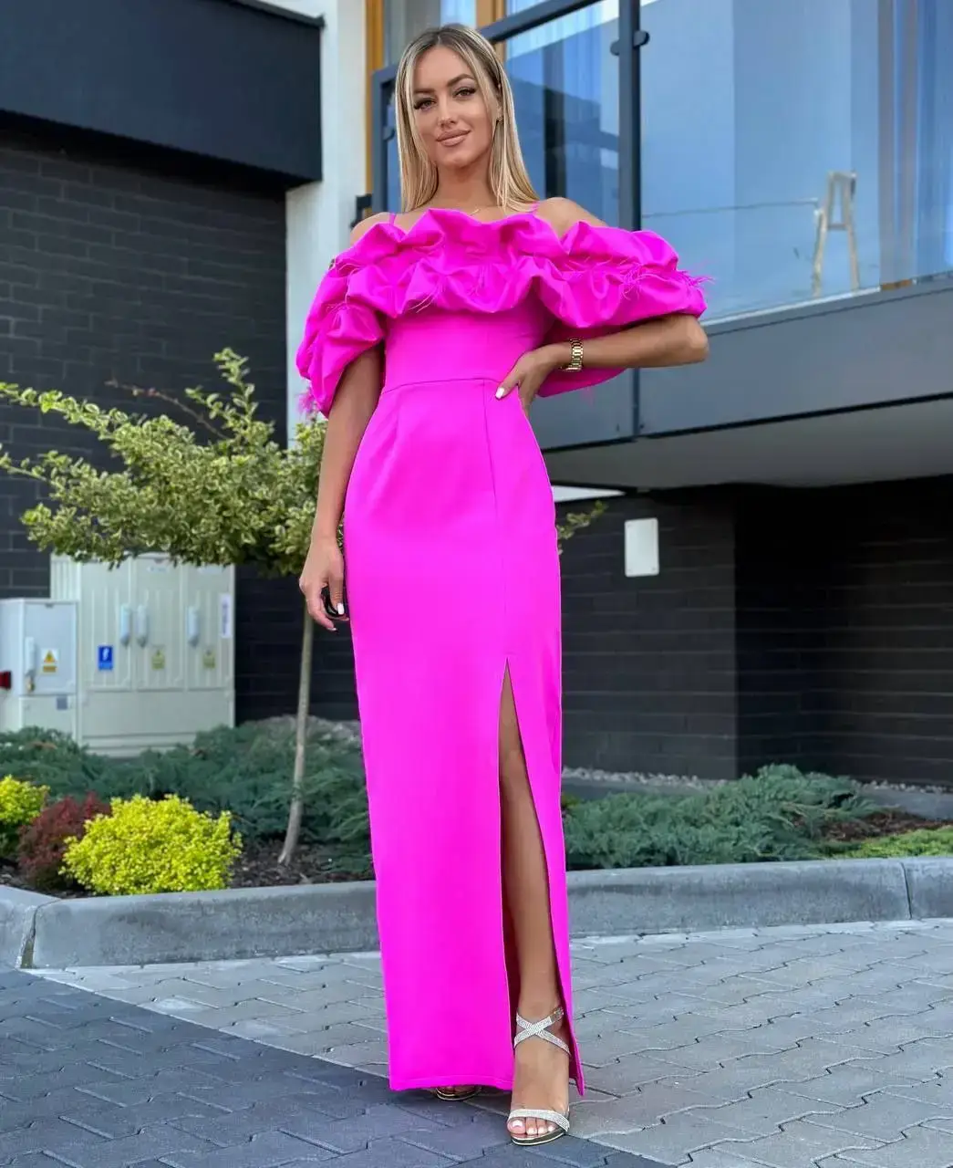 Roosa pikk pidulik kleit