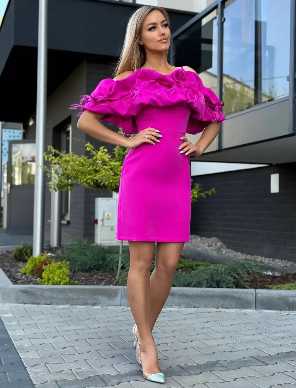 Tumeroosa lühike pidulik kleit