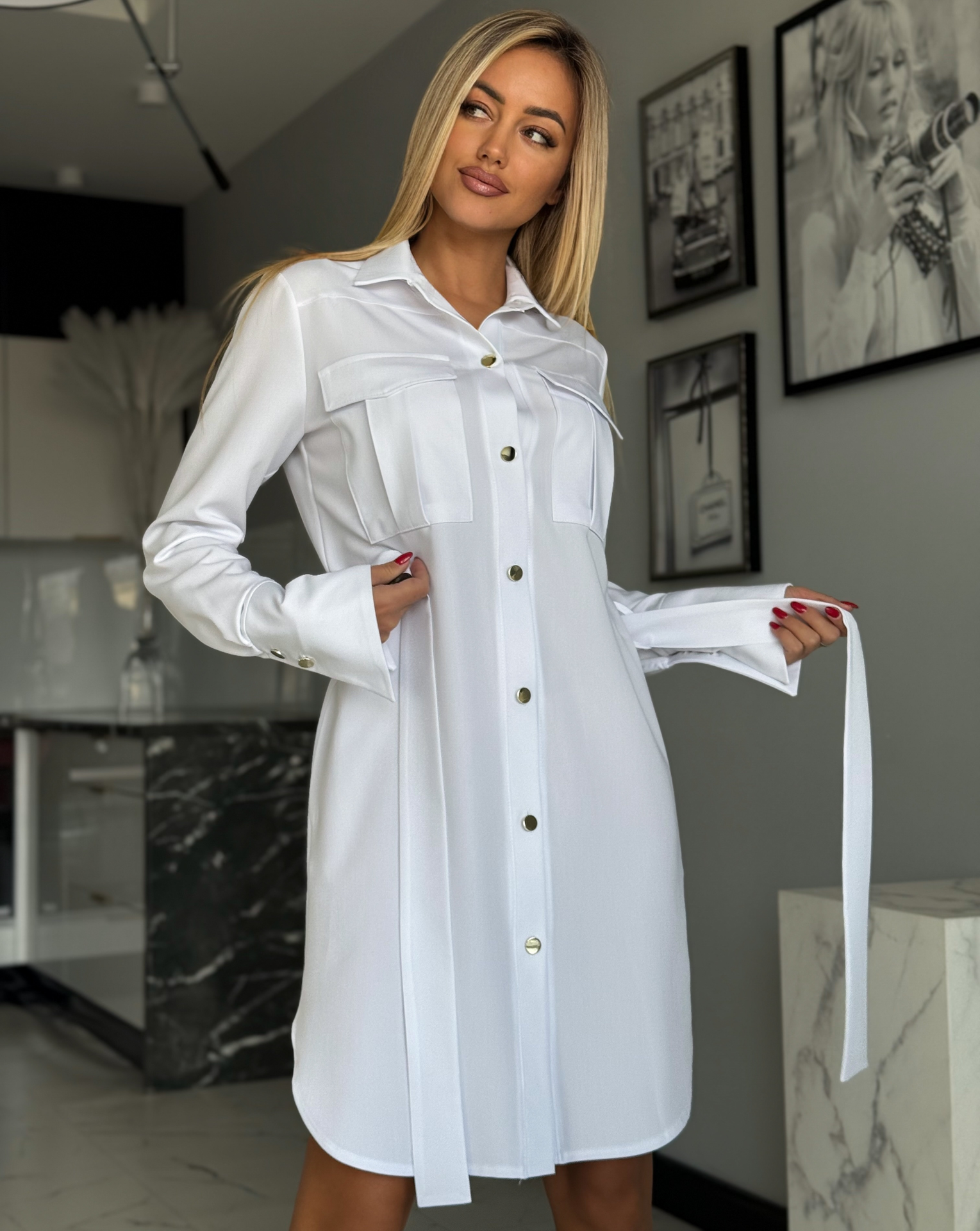 Valge pikkade varrukatega särkkleit