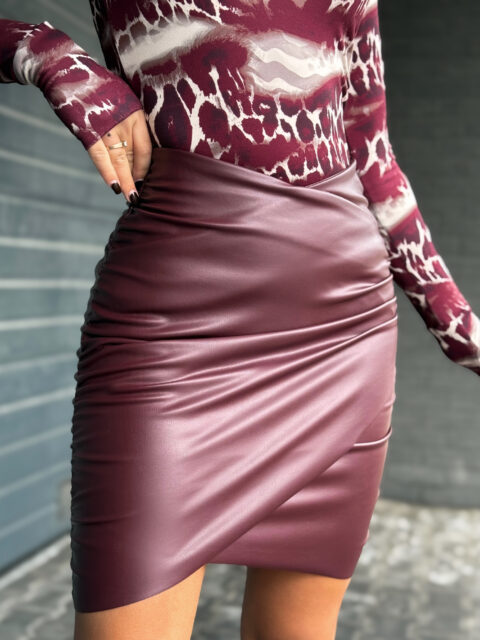 Burgundia kunstnahast miniseelik