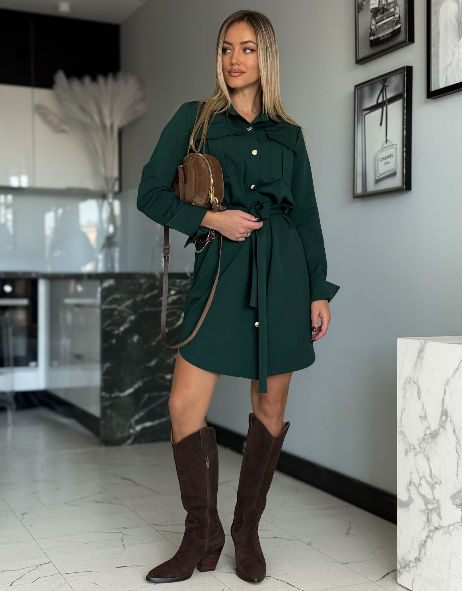 Tumeroheline pikkade varrukatega särkkleit