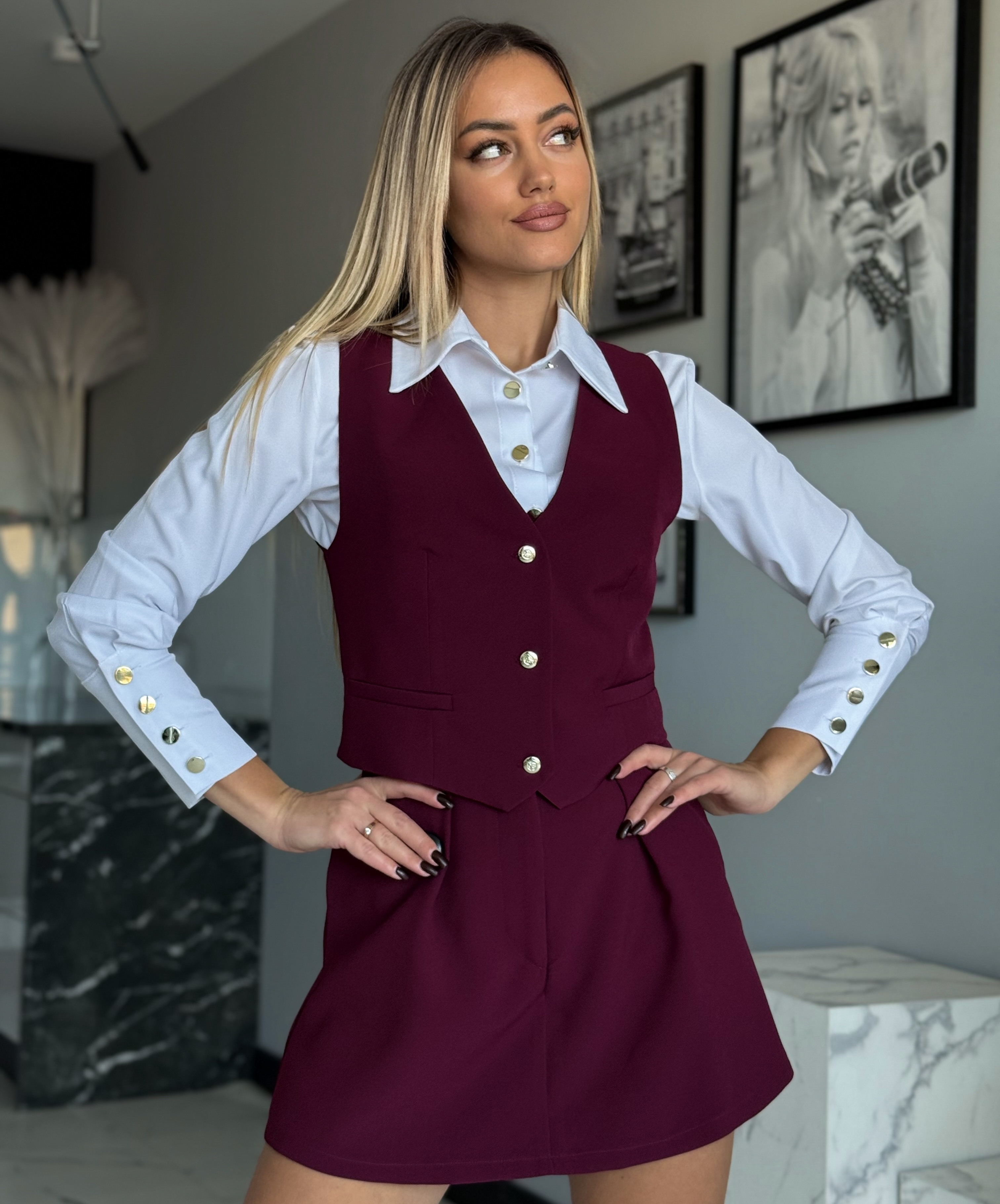 Burgundia püksseeliku ja vestiga komplekt