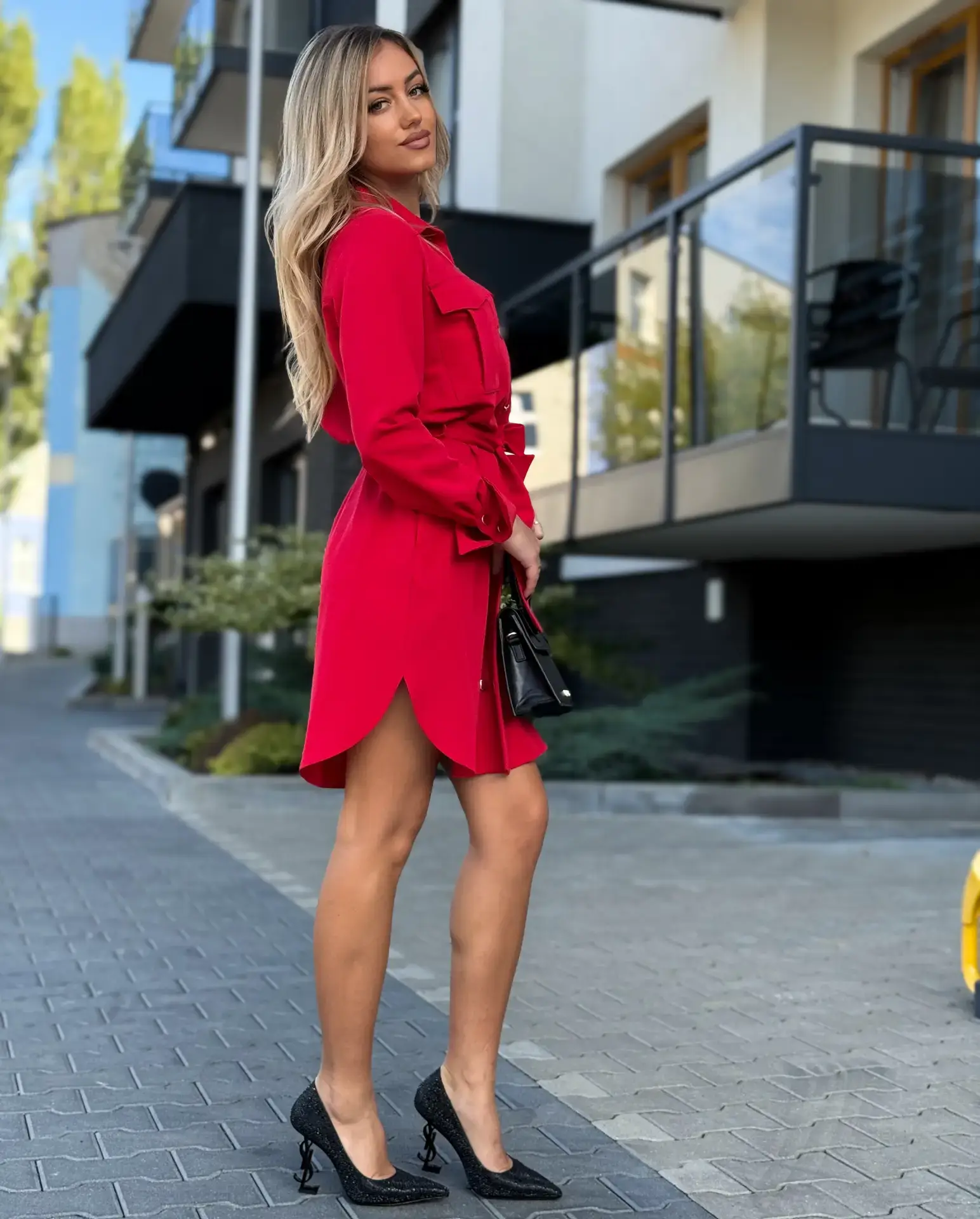 Punanne pikkade varrukatega särkkleit