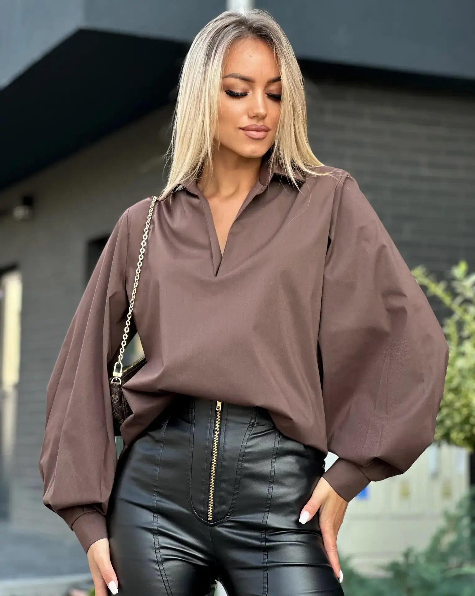 Pruun puhvis varrukatega pluus puhvis varrukatega pluus