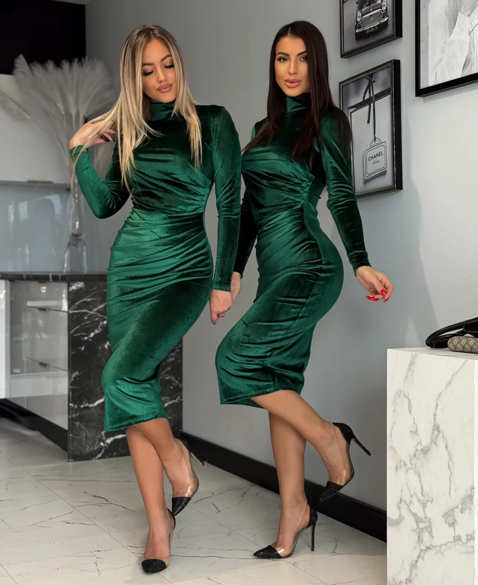 Roheline midipikkuses sametkleit