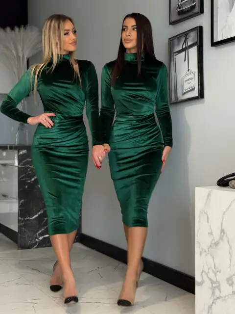 Roheline midipikkuses sametkleit