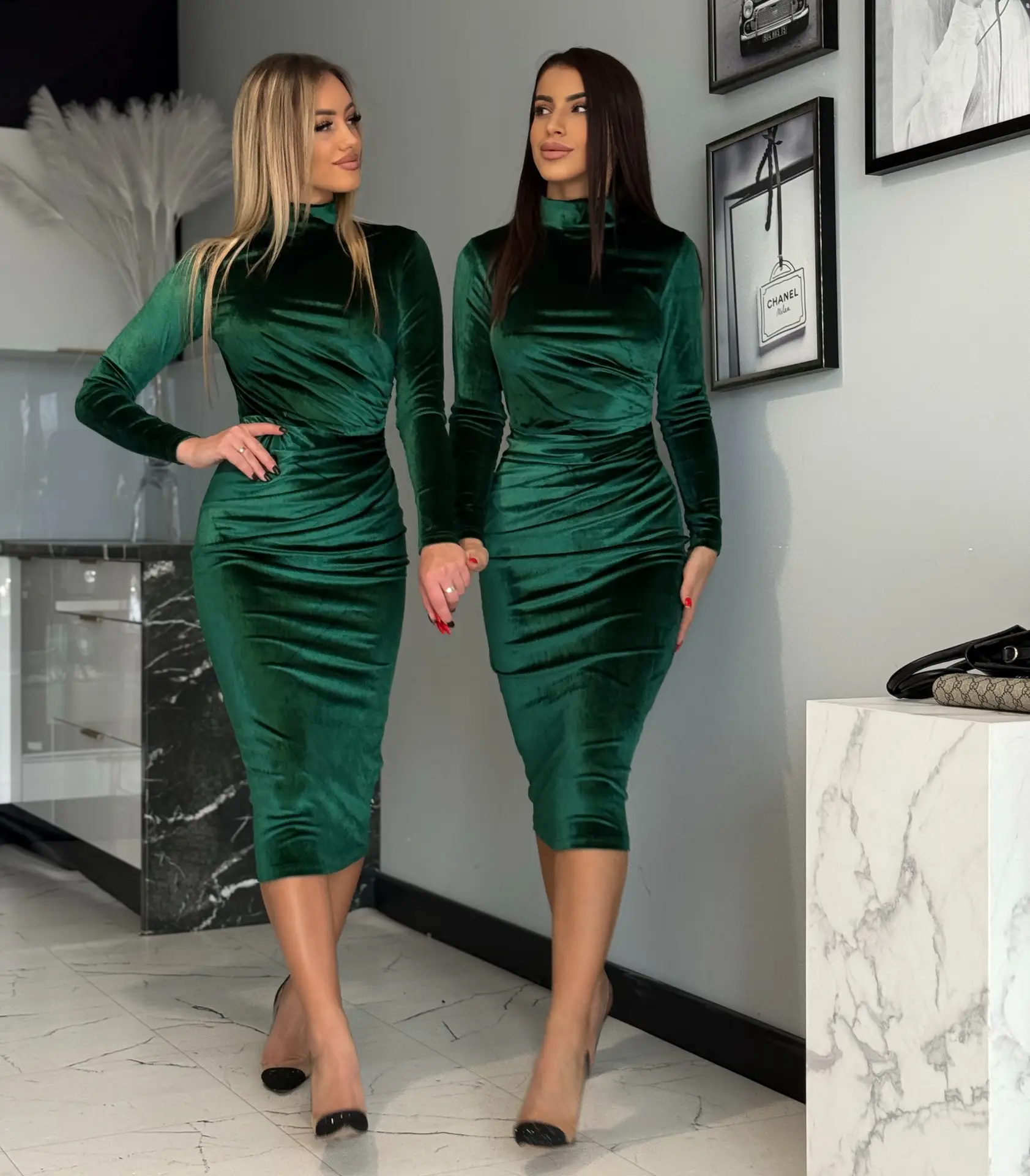 Roheline midipikkuses sametkleit