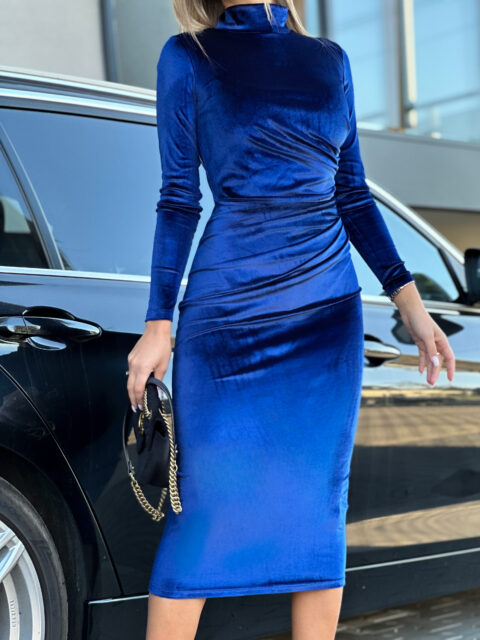 Sinine midipikkuses sametkleit