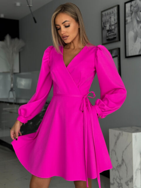 Fuksia pikkade varrukatega kellukese lõikeline hõlmikkleit