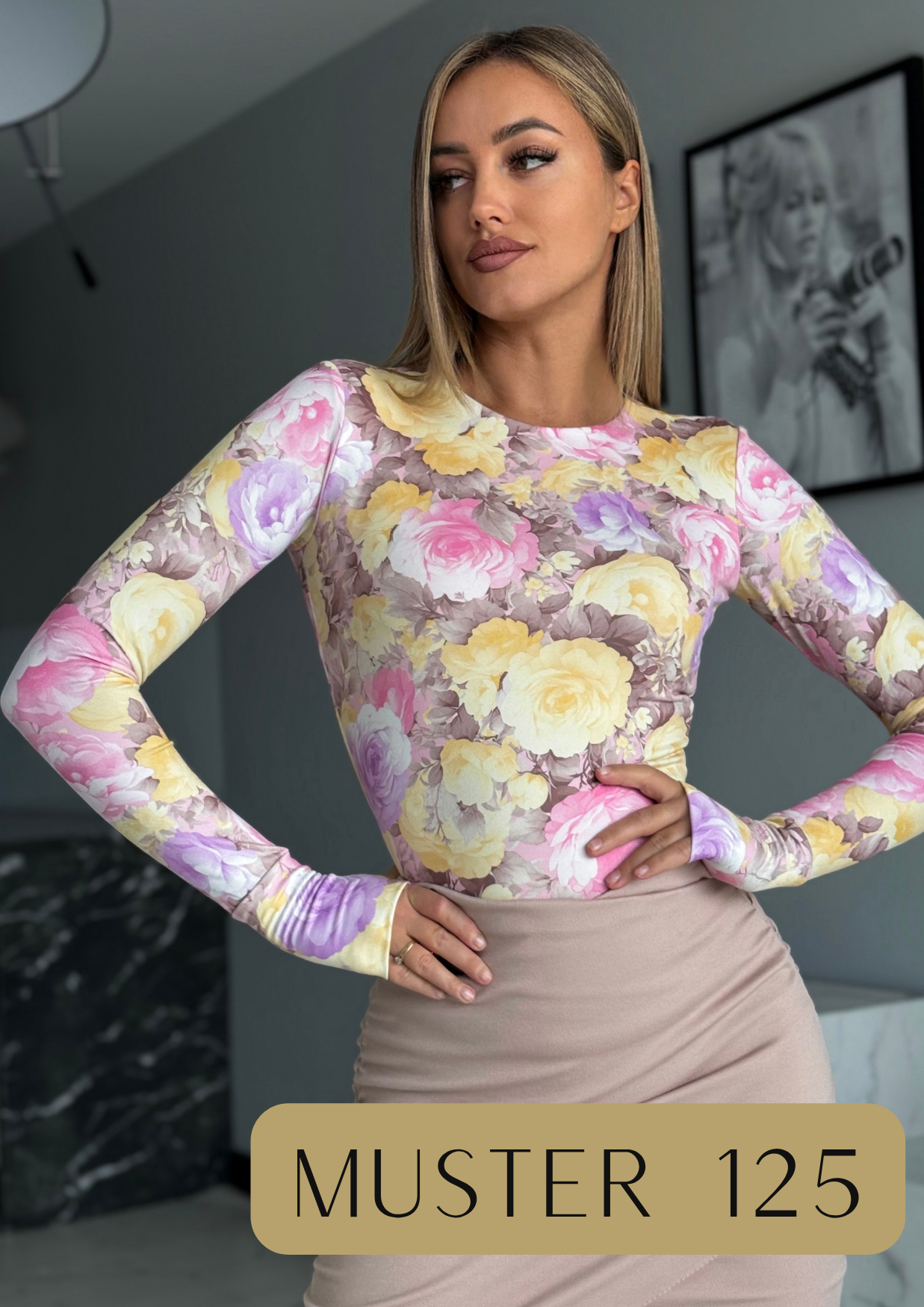 Kollase-beeži lillemustriga pluus