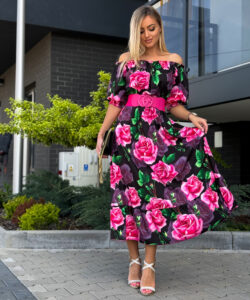 Hispaania stiilis roosidega kleit