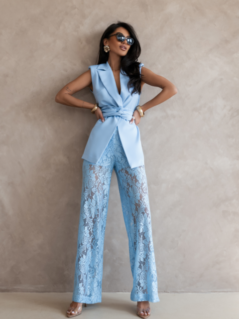 Helesinine pitspükste ja vestiga komplekt